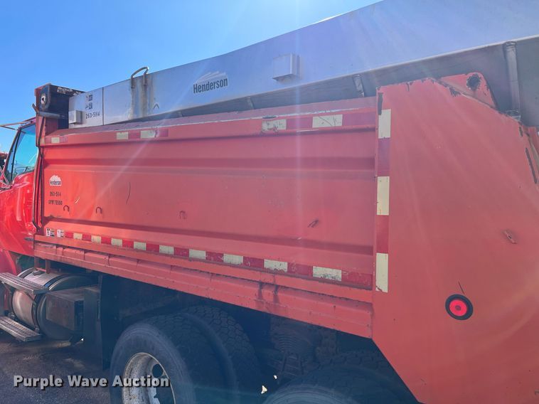 image for item DG5378 2005 Sterling LT7500  dump truck