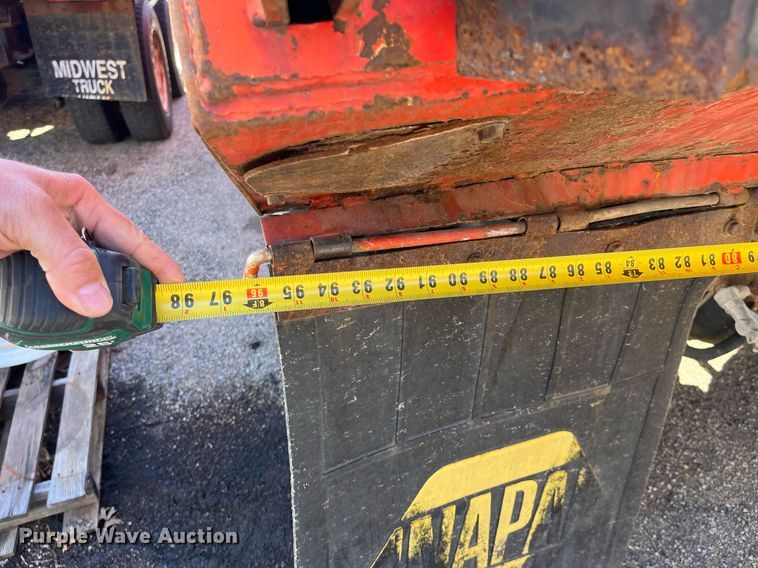 image for item DG5378 2005 Sterling LT7500  dump truck