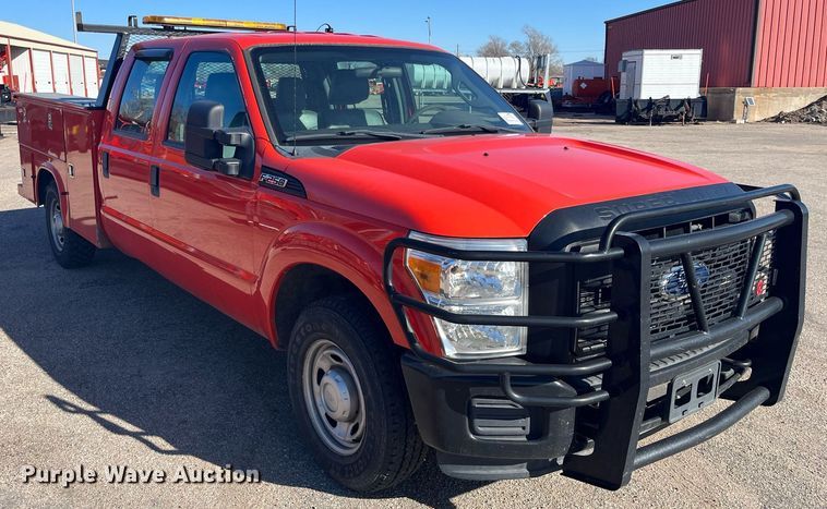 image for item DG5382 2011 Ford F250 Super Duty  Crew Cab utility bed pickup truck