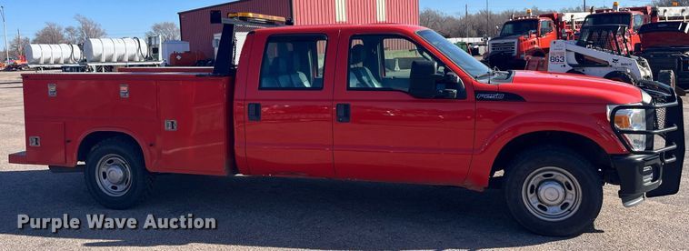 image for item DG5382 2011 Ford F250 Super Duty  Crew Cab utility bed pickup truck