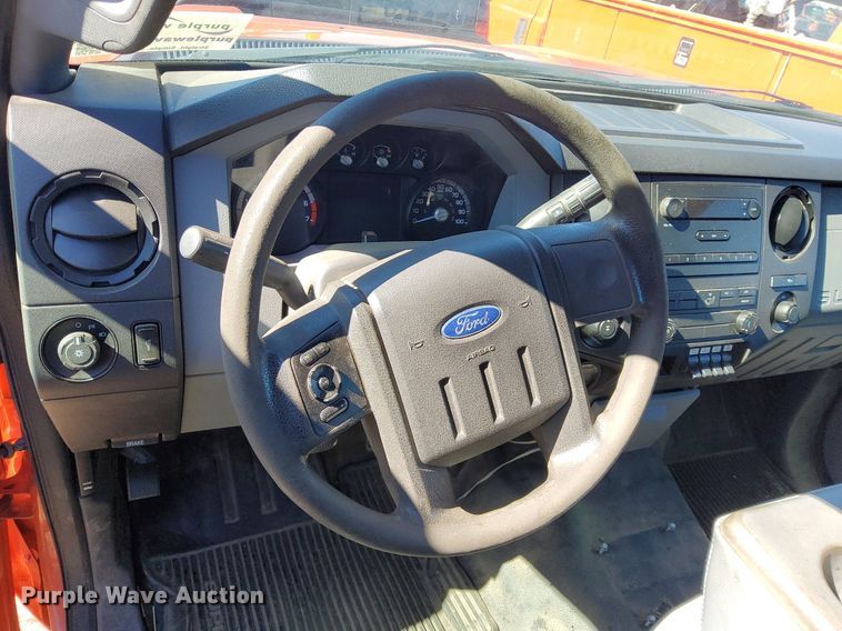 image for item DG5382 2011 Ford F250 Super Duty  Crew Cab utility bed pickup truck