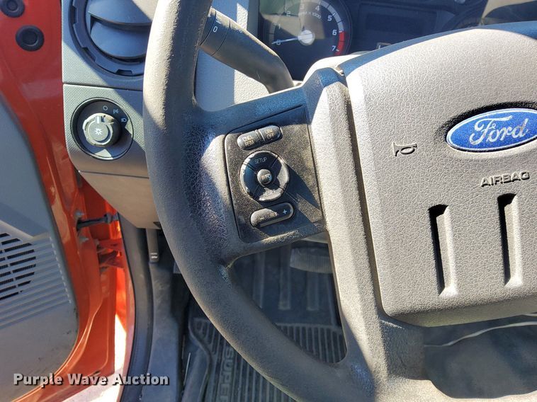 image for item DG5382 2011 Ford F250 Super Duty  Crew Cab utility bed pickup truck