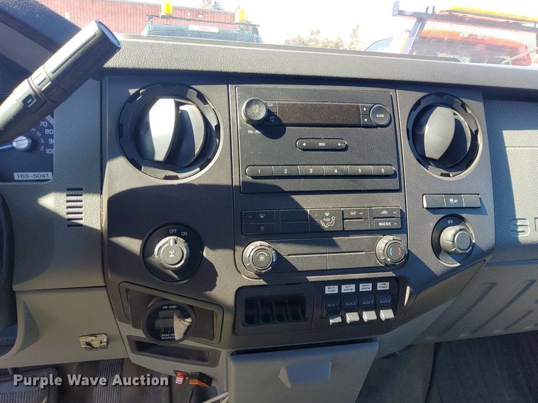 image for item DG5382 2011 Ford F250 Super Duty  Crew Cab utility bed pickup truck