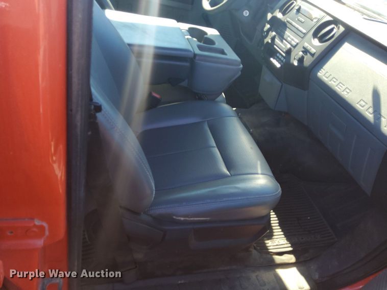 image for item DG5382 2011 Ford F250 Super Duty  Crew Cab utility bed pickup truck