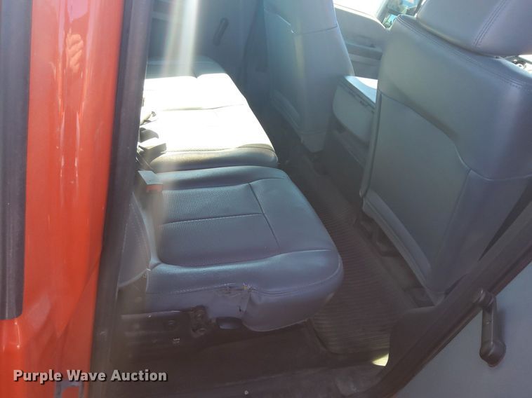 image for item DG5382 2011 Ford F250 Super Duty  Crew Cab utility bed pickup truck