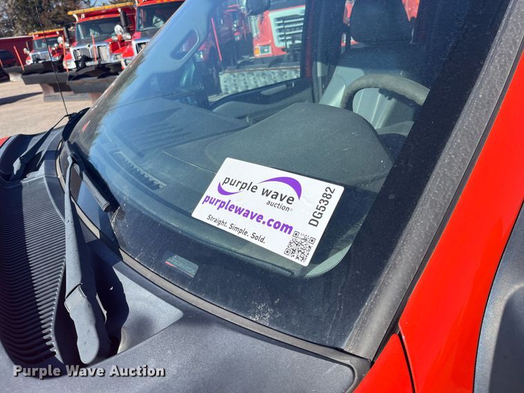 image for item DG5382 2011 Ford F250 Super Duty  Crew Cab utility bed pickup truck