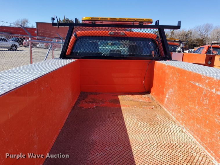 image for item DG5382 2011 Ford F250 Super Duty  Crew Cab utility bed pickup truck