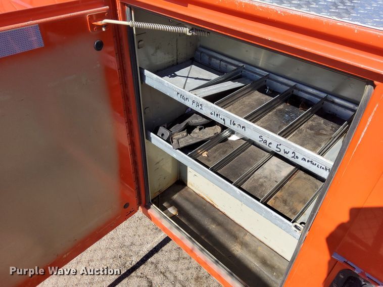 image for item DG5382 2011 Ford F250 Super Duty  Crew Cab utility bed pickup truck