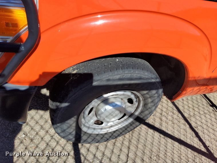 image for item DG5382 2011 Ford F250 Super Duty  Crew Cab utility bed pickup truck