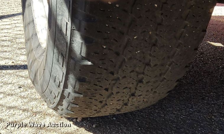 image for item DG5382 2011 Ford F250 Super Duty  Crew Cab utility bed pickup truck