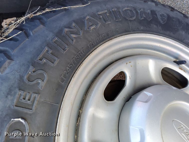 image for item DG5382 2011 Ford F250 Super Duty  Crew Cab utility bed pickup truck