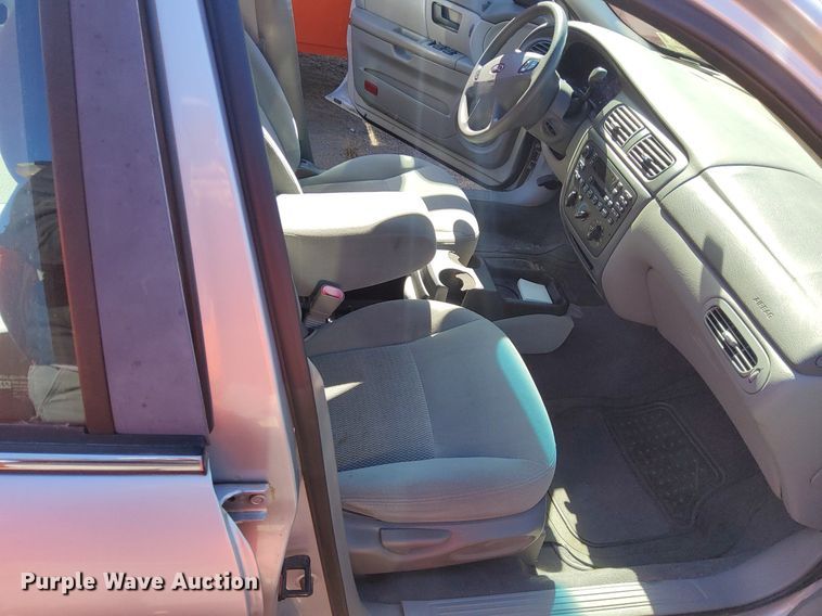 image for item DG5383 2003 Ford Taurus Wagon SE