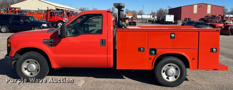 image for item DG5384 2009 Ford F250 Super Duty XL  utility bed pickup truck