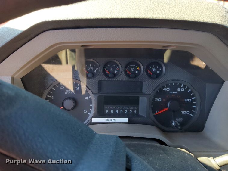 image for item DG5384 2009 Ford F250 Super Duty XL  utility bed pickup truck