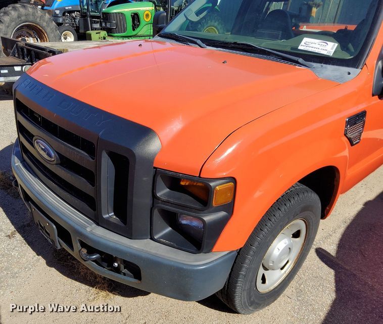 image for item DG5384 2009 Ford F250 Super Duty XL  utility bed pickup truck