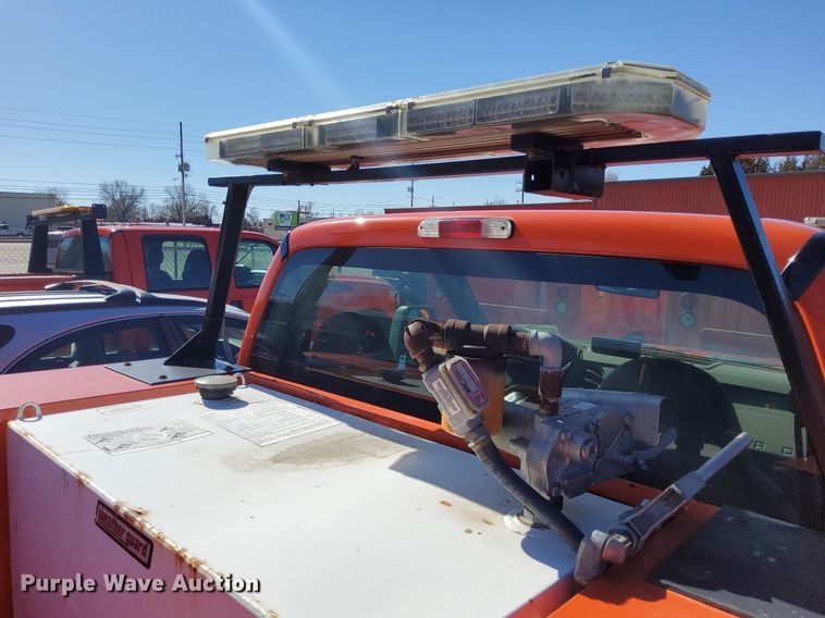 image for item DG5384 2009 Ford F250 Super Duty XL  utility bed pickup truck