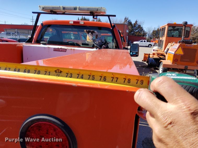 image for item DG5384 2009 Ford F250 Super Duty XL  utility bed pickup truck