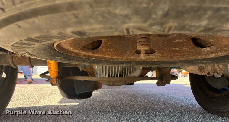 image for item DG5384 2009 Ford F250 Super Duty XL  utility bed pickup truck