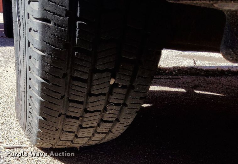 image for item DG5384 2009 Ford F250 Super Duty XL  utility bed pickup truck