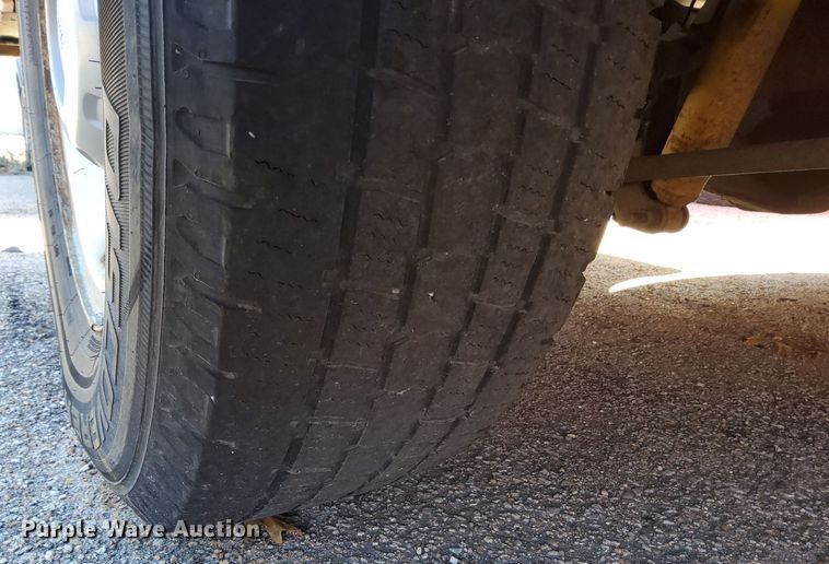 image for item DG5384 2009 Ford F250 Super Duty XL  utility bed pickup truck