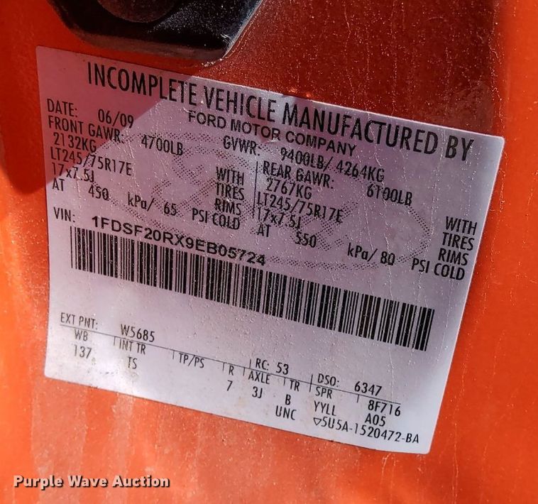 image for item DG5384 2009 Ford F250 Super Duty XL  utility bed pickup truck