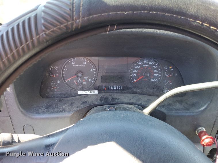 image for item DG5386 2006 Ford F250 Super Duty  utility bed pickup truck