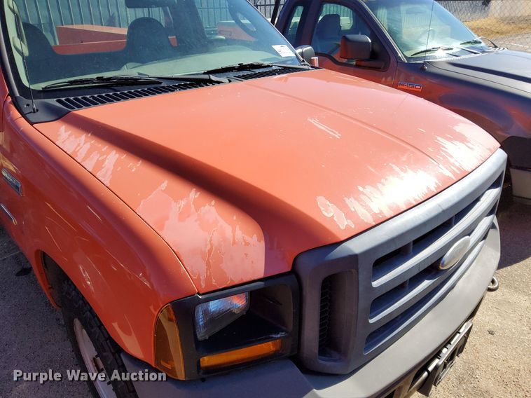 image for item DG5386 2006 Ford F250 Super Duty  utility bed pickup truck