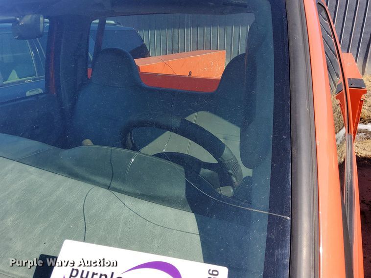 image for item DG5386 2006 Ford F250 Super Duty  utility bed pickup truck