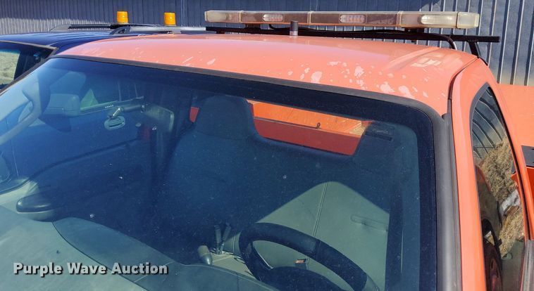 image for item DG5386 2006 Ford F250 Super Duty  utility bed pickup truck