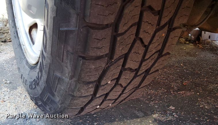 image for item DG5386 2006 Ford F250 Super Duty  utility bed pickup truck