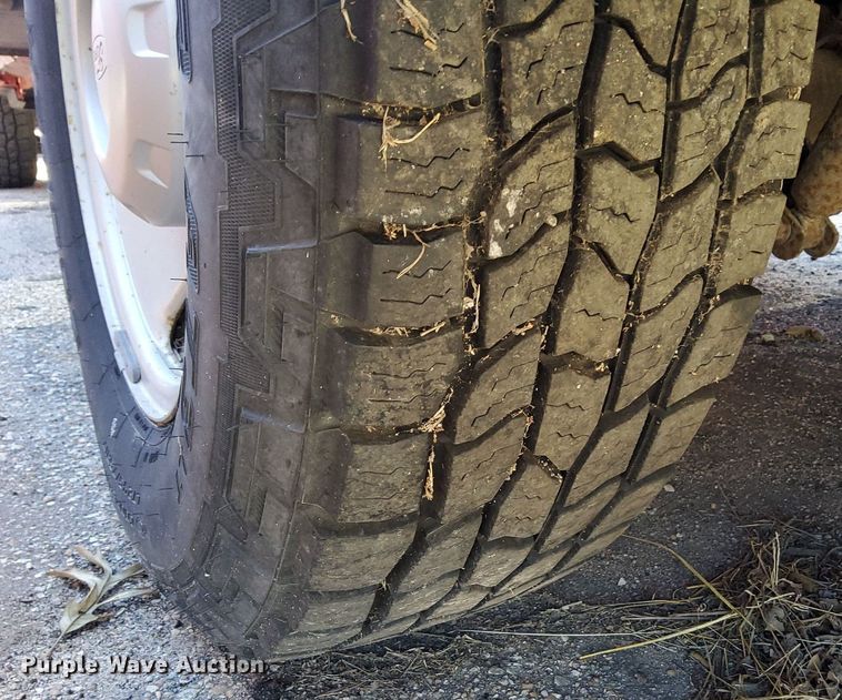 image for item DG5386 2006 Ford F250 Super Duty  utility bed pickup truck