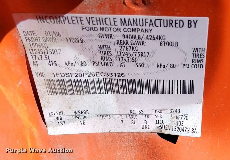 image for item DG5386 2006 Ford F250 Super Duty  utility bed pickup truck