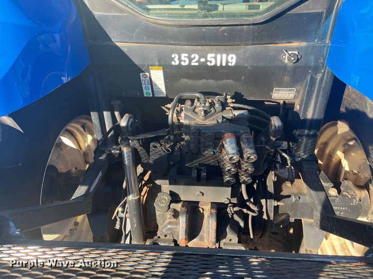 image for item DG5389 2009 New Holland T6020  tractor