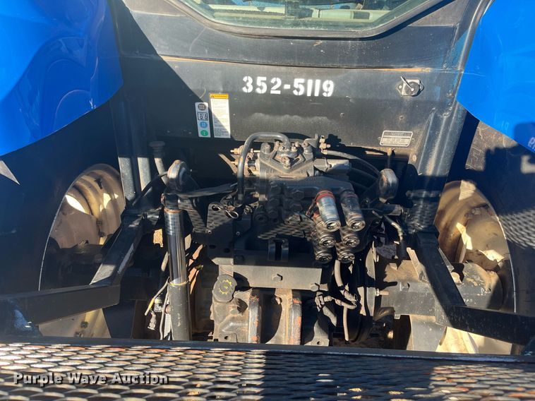 image for item DG5389 2009 New Holland T6020  tractor