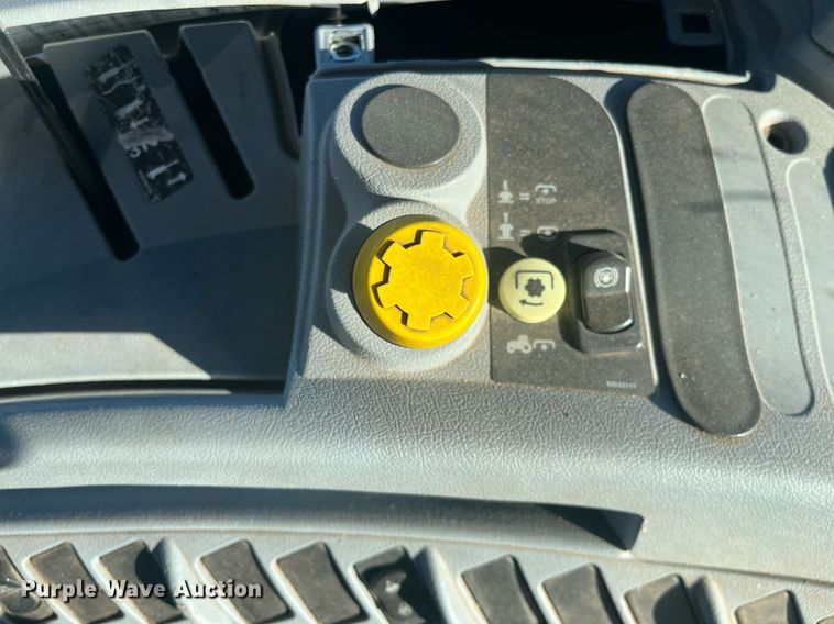 image for item DG5389 2009 New Holland T6020  tractor