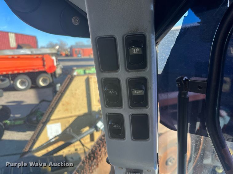 image for item DG5389 2009 New Holland T6020  tractor