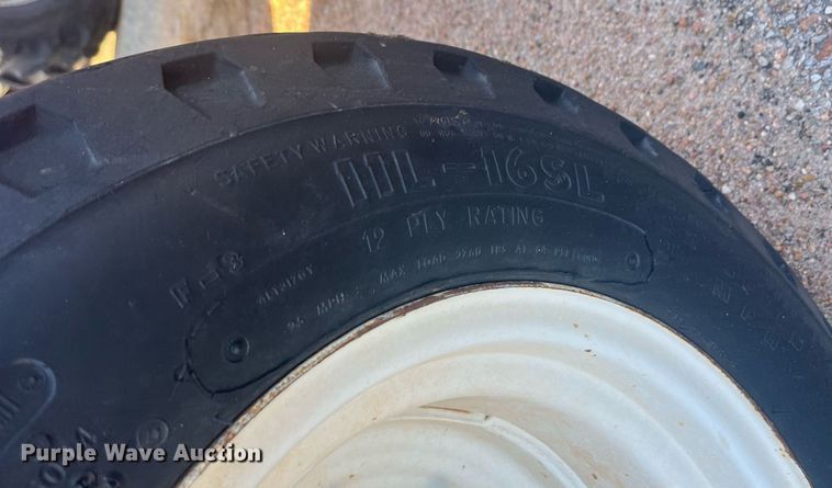 image for item DG5389 2009 New Holland T6020  tractor