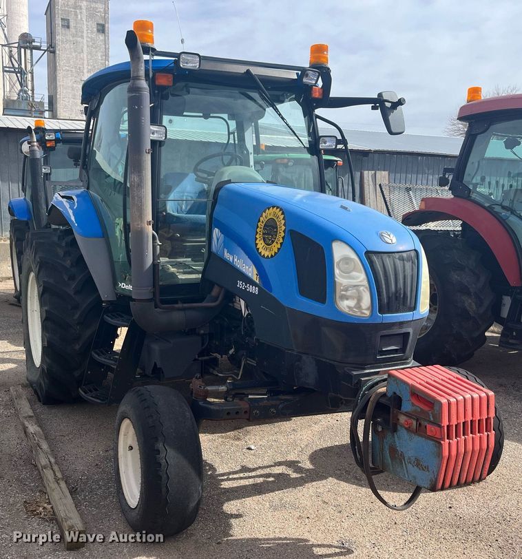 image for item DG5390 2009 New Holland T6020  tractor