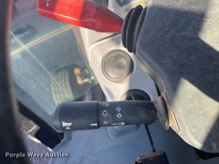 image for item DG5390 2009 New Holland T6020  tractor