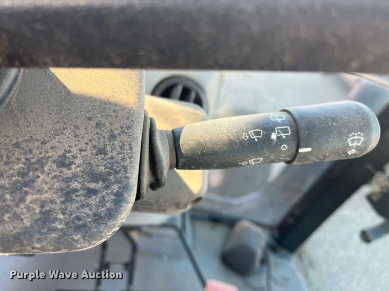 image for item DG5390 2009 New Holland T6020  tractor