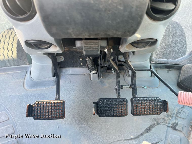 image for item DG5390 2009 New Holland T6020  tractor