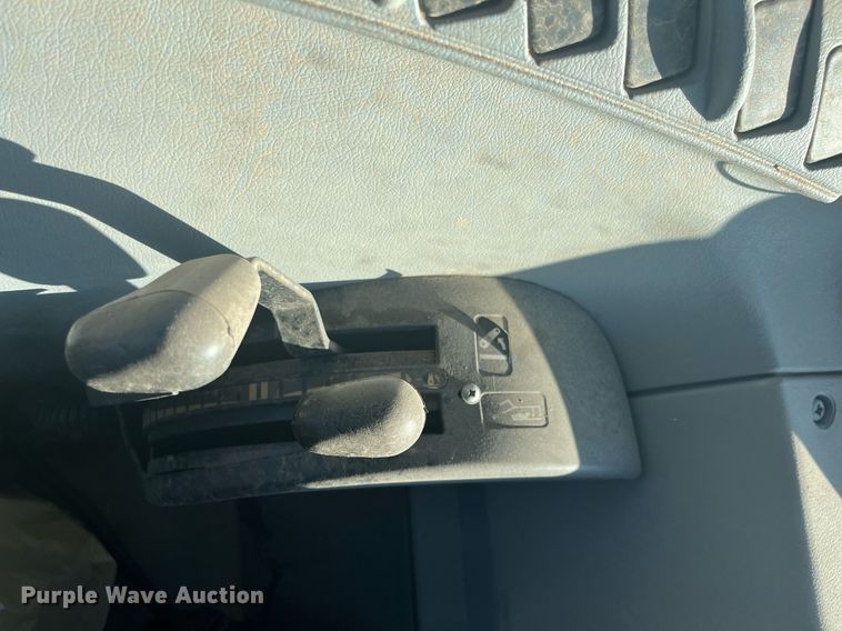 image for item DG5390 2009 New Holland T6020  tractor