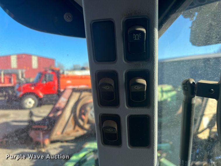 image for item DG5390 2009 New Holland T6020  tractor