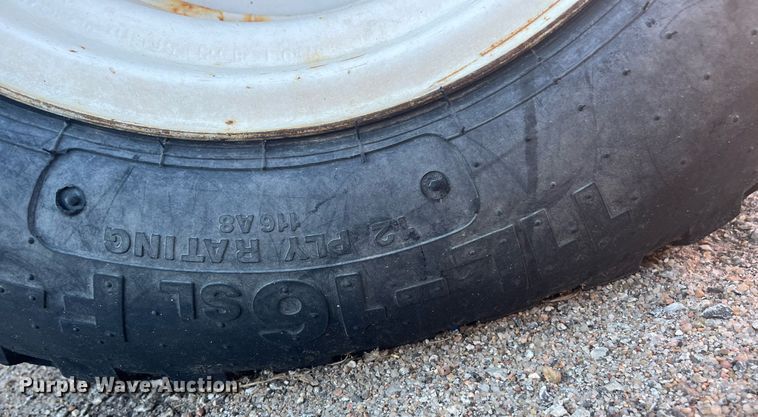 image for item DG5390 2009 New Holland T6020  tractor