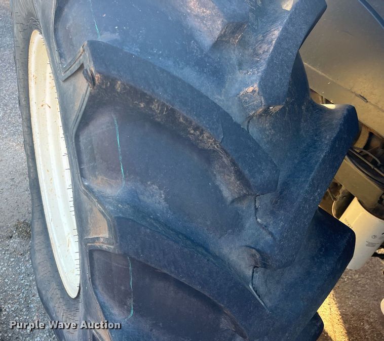 image for item DG5390 2009 New Holland T6020  tractor