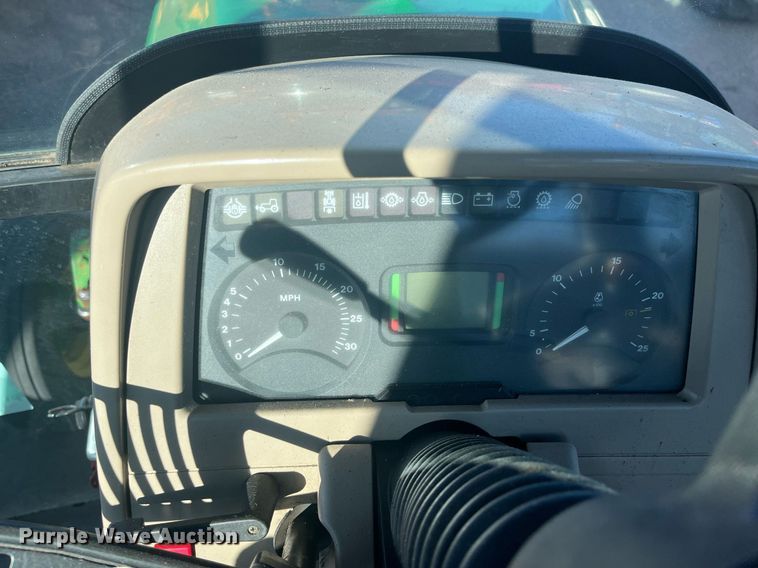 image for item DG5391 2005 John Deere 6415  tractor