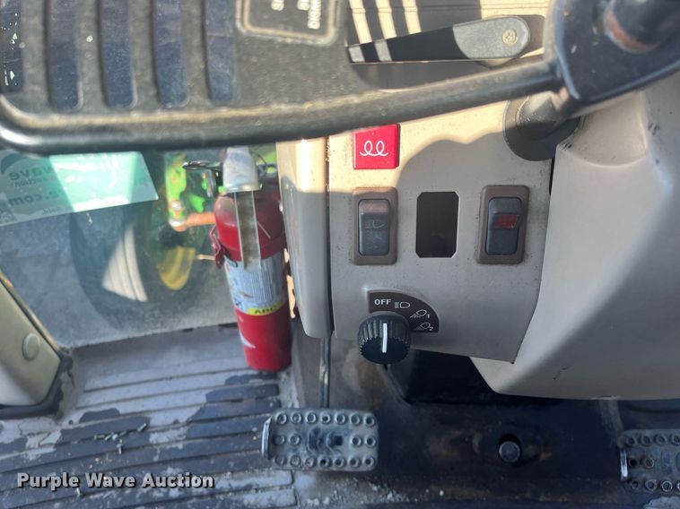 image for item DG5391 2005 John Deere 6415  tractor