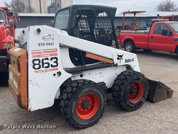 image for item DG5394 2001 Bobcat 863  skid steer loader