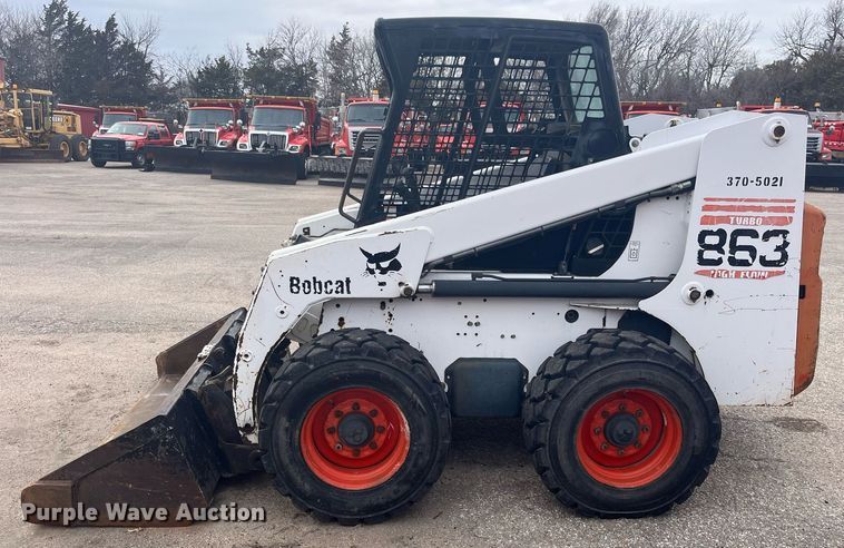 image for item DG5394 2001 Bobcat 863  skid steer loader