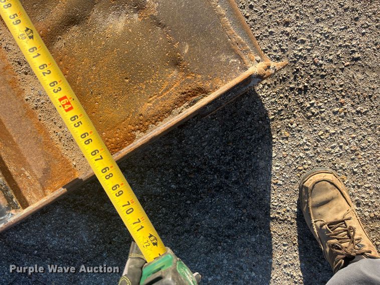 image for item DG5394 2001 Bobcat 863  skid steer loader